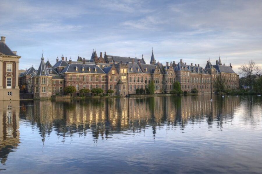 From Amsterdam: Rotterdam and The Hague Tour in Spanish - Price and Value: How $46 Makes Sense for Two Cities