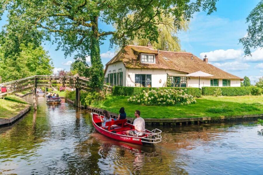 From Amsterdam: Ultimate Giethoorn Experience with Boat Tour - The 1-Hour Canal Cruise: Thatched Roofs, Silent Water, and Local Stories