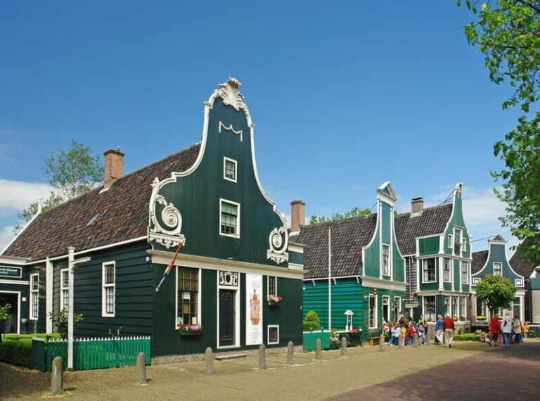 From Amsterdam: Volendam and Zaanse Schans Tour with Cheese - Getting From Amsterdam Central to the Windmill Village