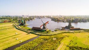 From Amsterdam: Zaanse Schans, Volendam & Marken Day Trip - Ride Comfortably Out of the City: Bus + Audioguide