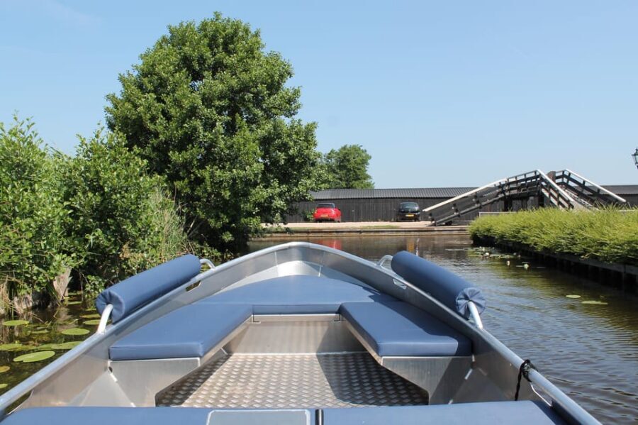 Giethoorn: Self-Drive Boat Rental for up to 8 People - Key things to know before you go