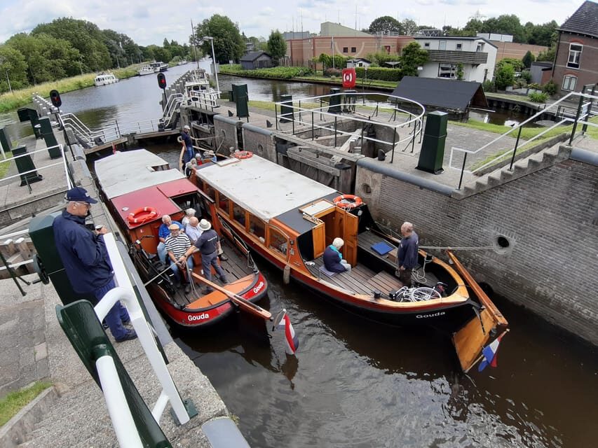 Gouda: Historical Canal Cruise - From the deck: how to get the best views of Gouda’s canals