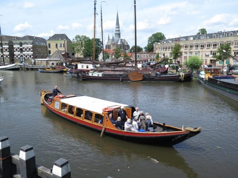 Gouda: Historical Canal Cruise - Jan Salie or Jan Kordaat: old workboats with real comfort