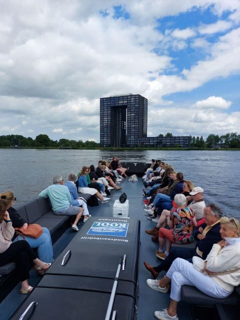 Groningen: Open Boat City Cruise - The included drink is more than a perk