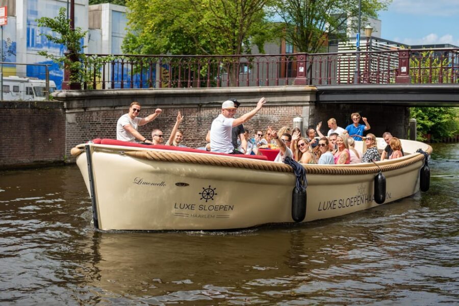 Haarlem: Guided Highlights Canal Cruise on Open Boat - Price and value: does $20 feel fair for 50 minutes?