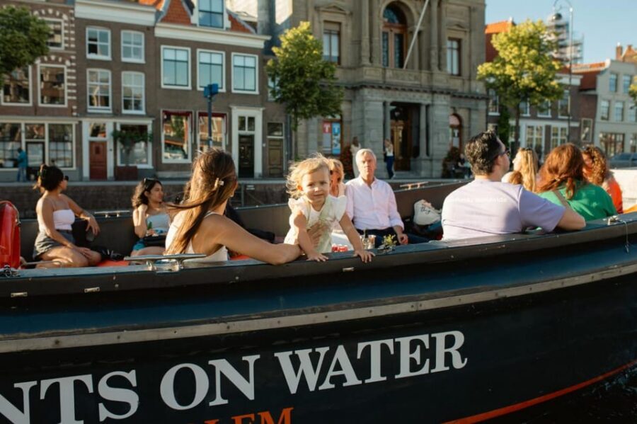 Haarlem: Sightseeing Boat Tour with Snacks and Drinks - Snacks, cheeses, and drinks: what included value looks like in real life