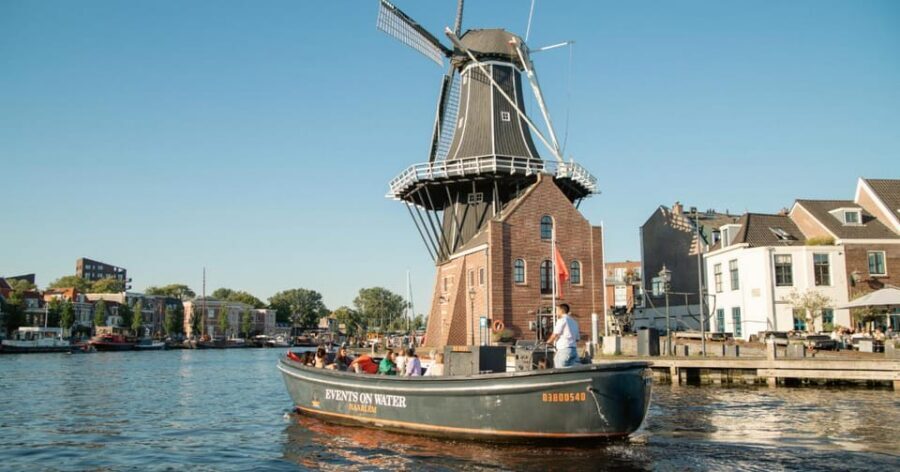 Haarlem: Sightseeing Boat Tour with Snacks and Drinks - Weather and comfort: covered boat plus warm-layer reality checks