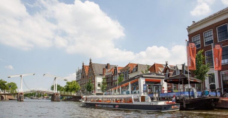 Haarlem: Sightseeing Canal Cruise through the City Center - Where you start: Smidtje Canal Cruises and the first moments on the boat