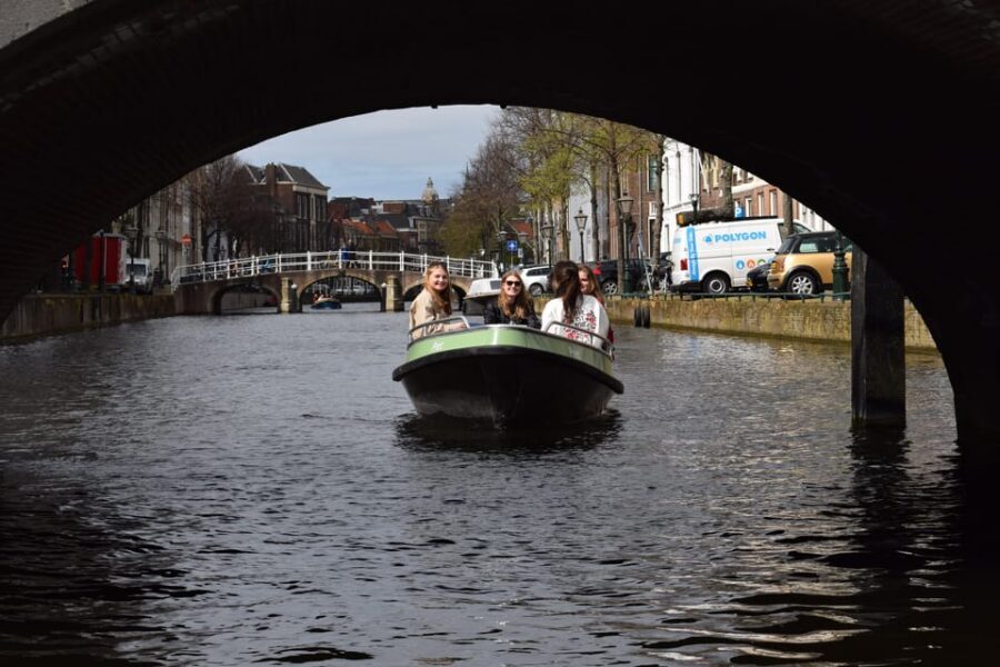 Leiden: Electric Boat Rental - Captaining a Quiet Electric Boat Through 88 Canals
