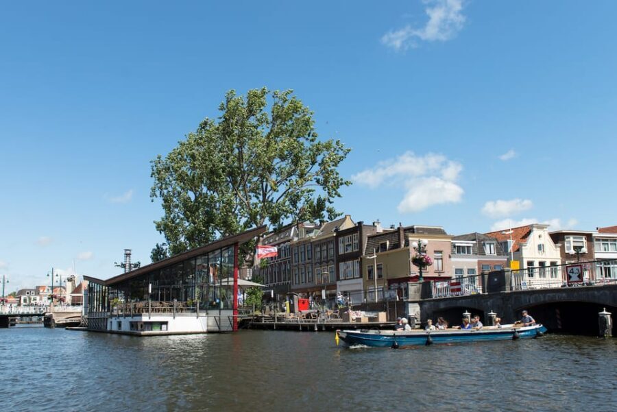Leiden: Guided City Canal Cruise - Should you book this Leiden guided city canal cruise?