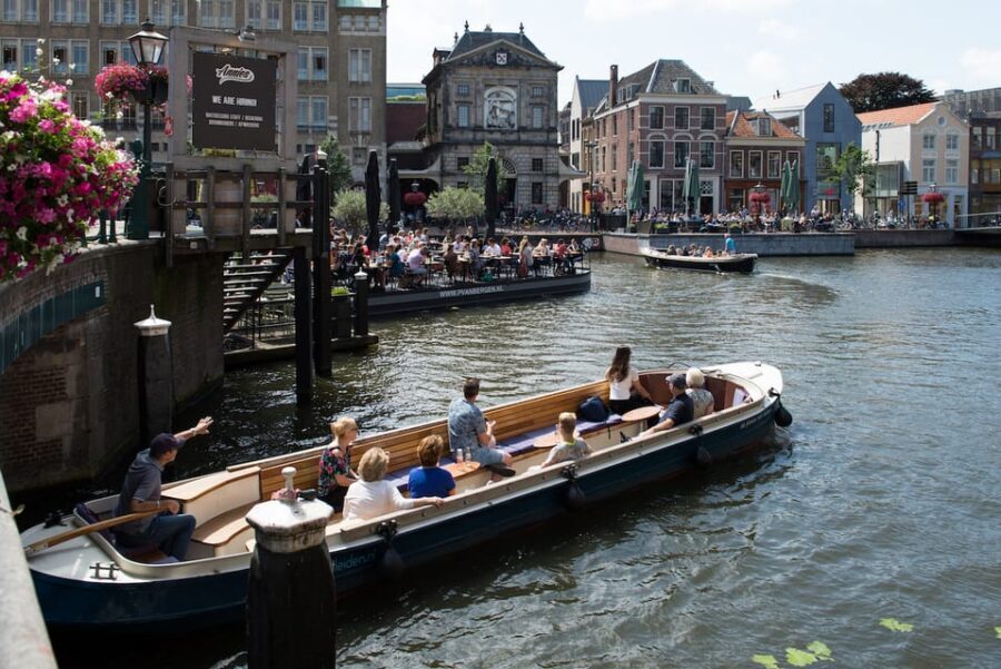 Leiden: Guided City Canal Cruise - Who this 1-hour cruise is best for (and who should skip)