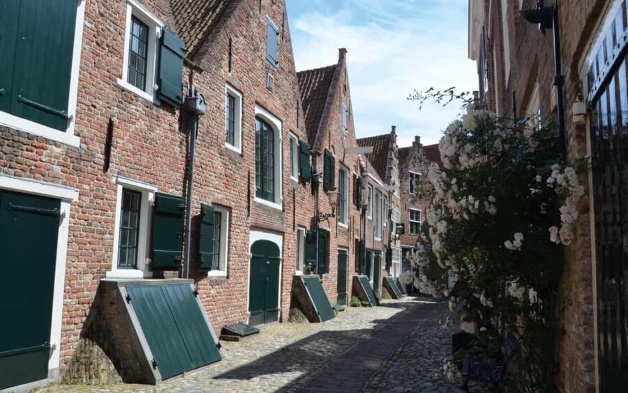 Middelburg: Guided City Walking Tour - Key highlights you’ll feel right away