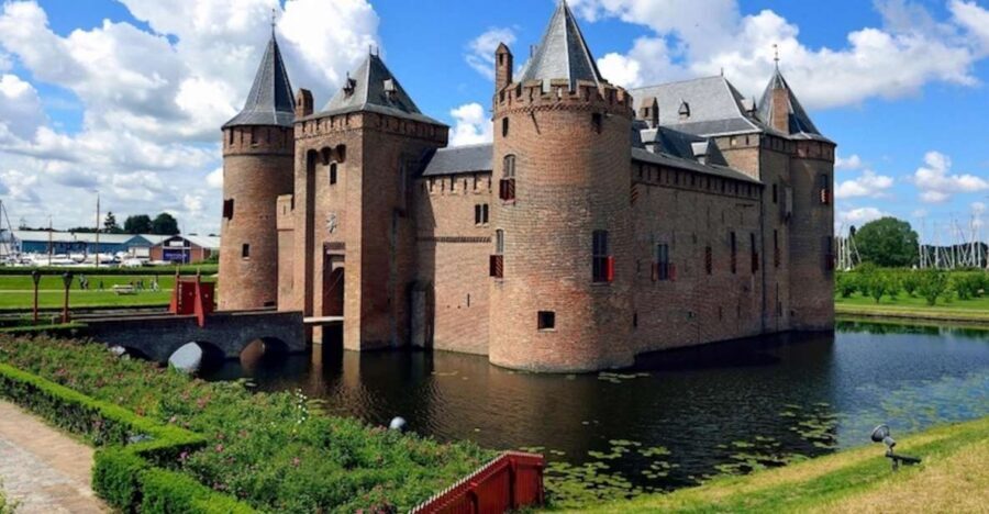 Muiden: Entry Ticket to Muiderslot Castle - Muiderslot’s Water and Gardens: Why the Setting Matters in Real Life