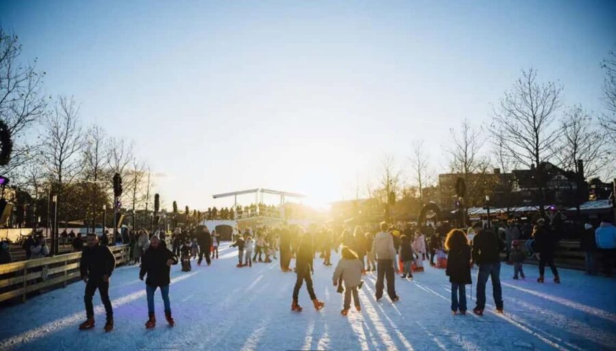 Museumplein Ice Rink Entry Ticket - Museumplein Ice Rink: Rijksmuseum Backdrop Meets Real Winter Fun
