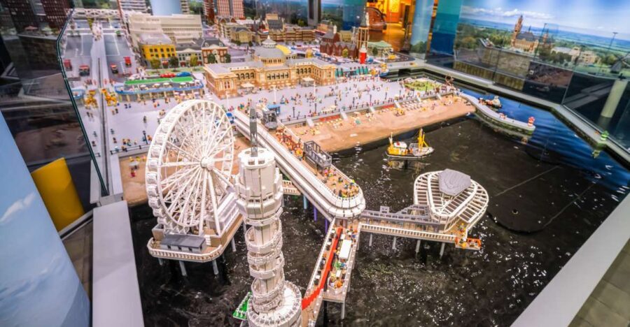 Scheveningen: LEGOLAND® Discovery Centre Entry Ticket - 4D Cinema and LEGO Friends building time