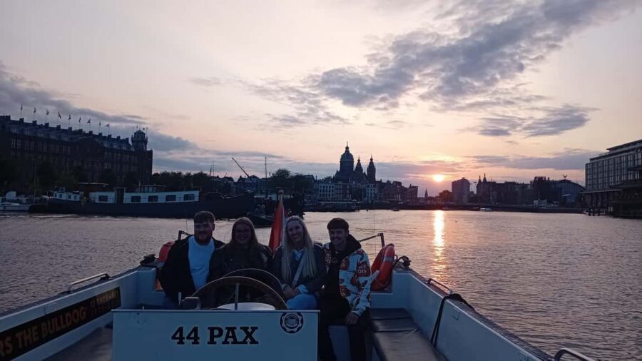 Smoke & Boat Amsterdam - The Official 420 Canal Cruise - Who this is best for (and who should skip it)