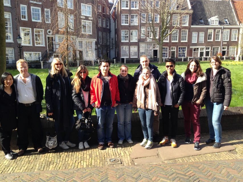 Sprechen Sie Gras? German Tour of Amsterdam's Coffeeshops - Begijnhof: old courtyard calm and scenic photo views