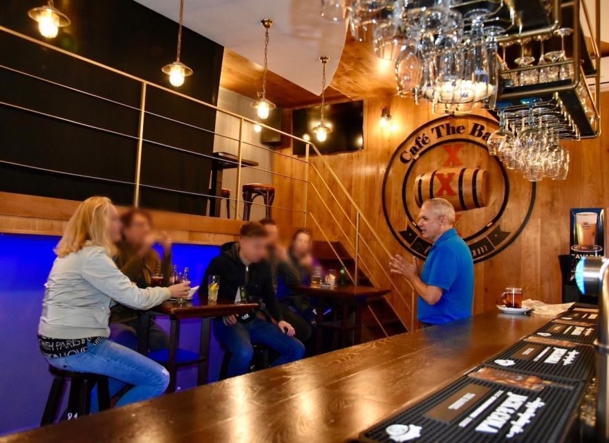 Sprechen Sie Gras? German Tour of Amsterdam's Coffeeshops - Ocean’s 12 connection and the old-courtyard vibe