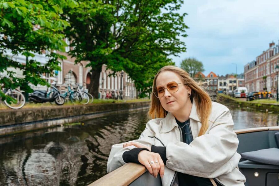 The Hague: Canal Cruise - Drinks, Food Rules, and What to Bring (So You Don’t Get Stuck)