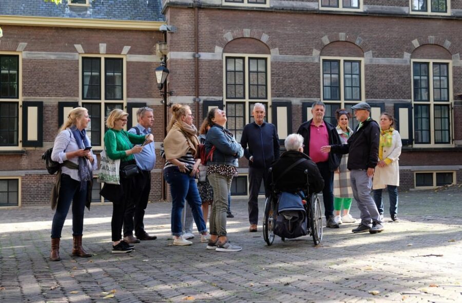 The Hague: City Walking Tour - Royal palaces on the route: seeing court life without overpromising access