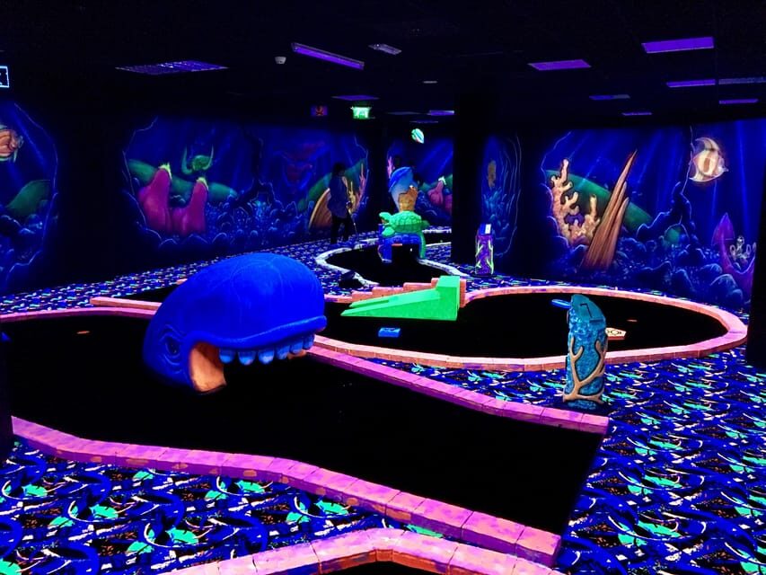 The Hague: Glowgolf Glow in the Dark Indoor Minigolf - GlowGolf Scheveningen: what this is really like